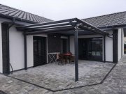 masívny ocelový prístrešok