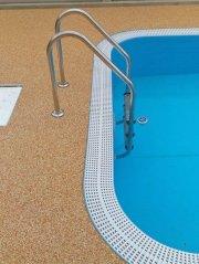 Bazén Preliv s kamienkovým kobercom