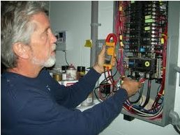 odborné prehliadky a skúšky EZ rozvody elektriny