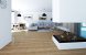 Kuchyňa s ostrovčekom, obývačka s kozubom - realizácia interiéru zo štúdia PRUNUS